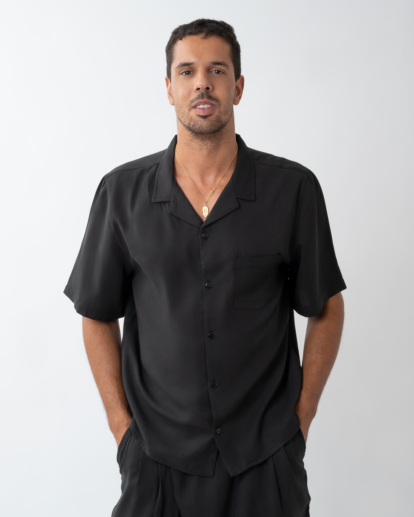 4TAILORS κοντομάνικο πουκάμισο σε μαύρο