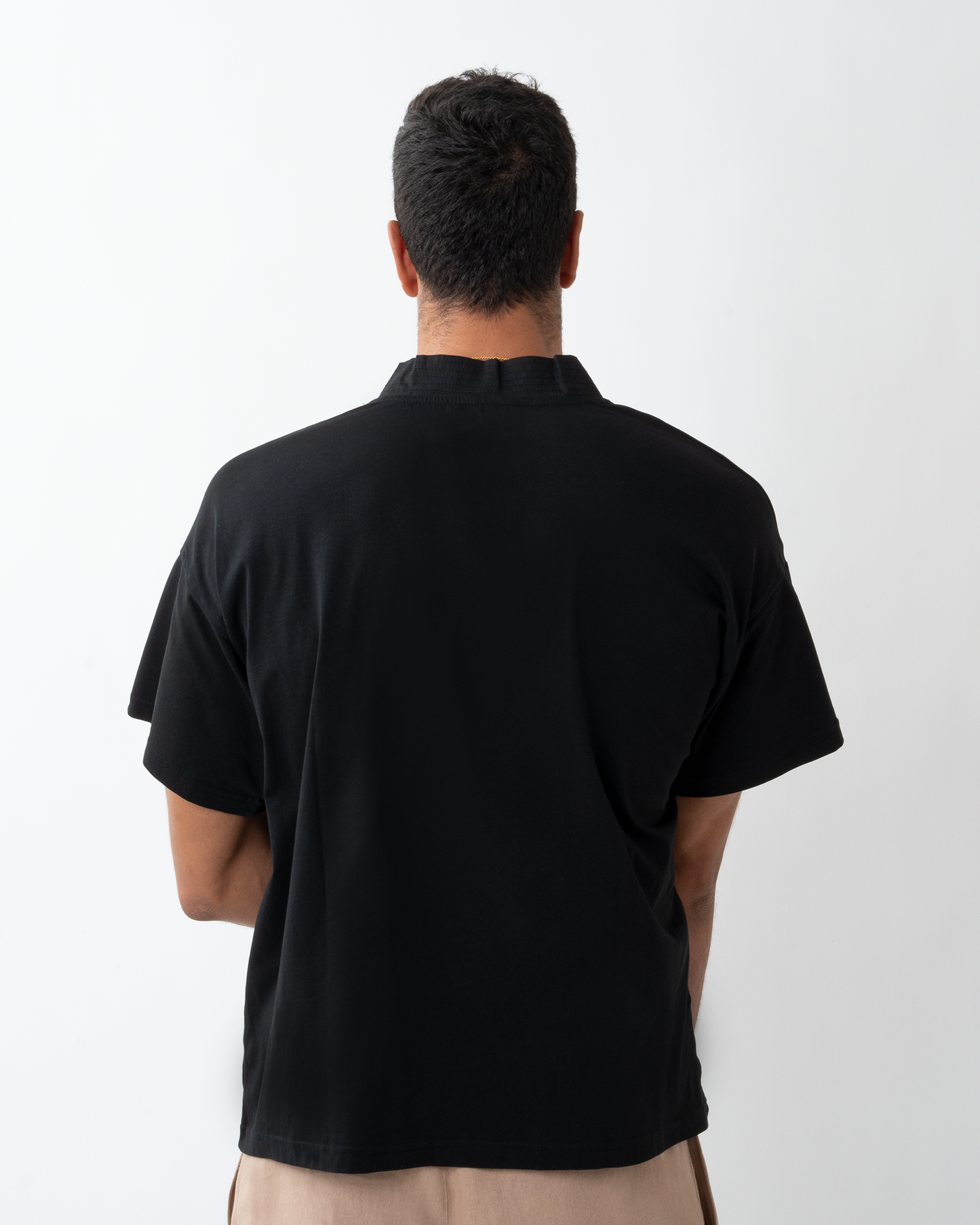 4TAILORS μπλούζα oversized με λαιμόκοψη V σε μαύρο
