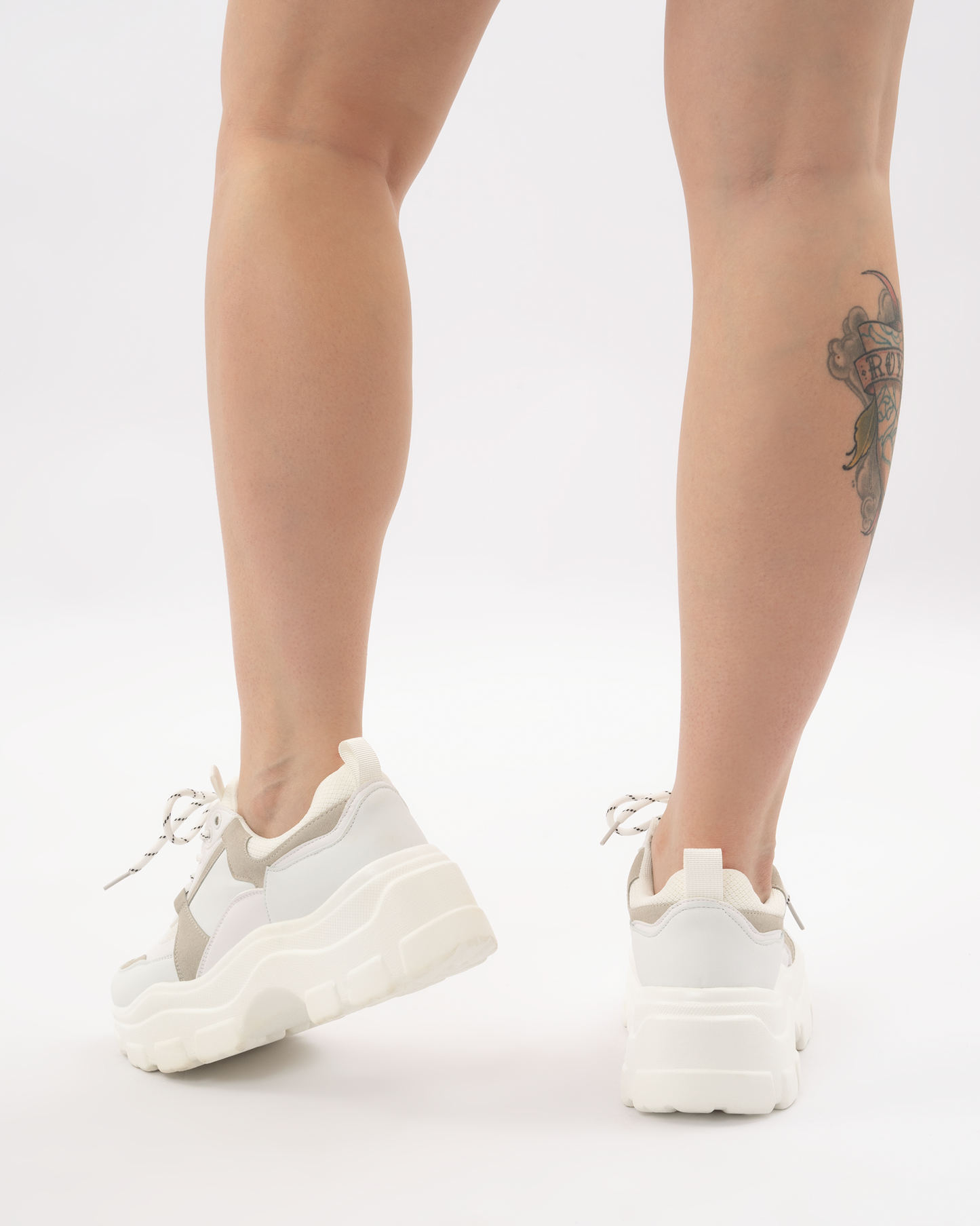 ENVIE sneaker σε λευκό με μπεζ λεπτομέρειες