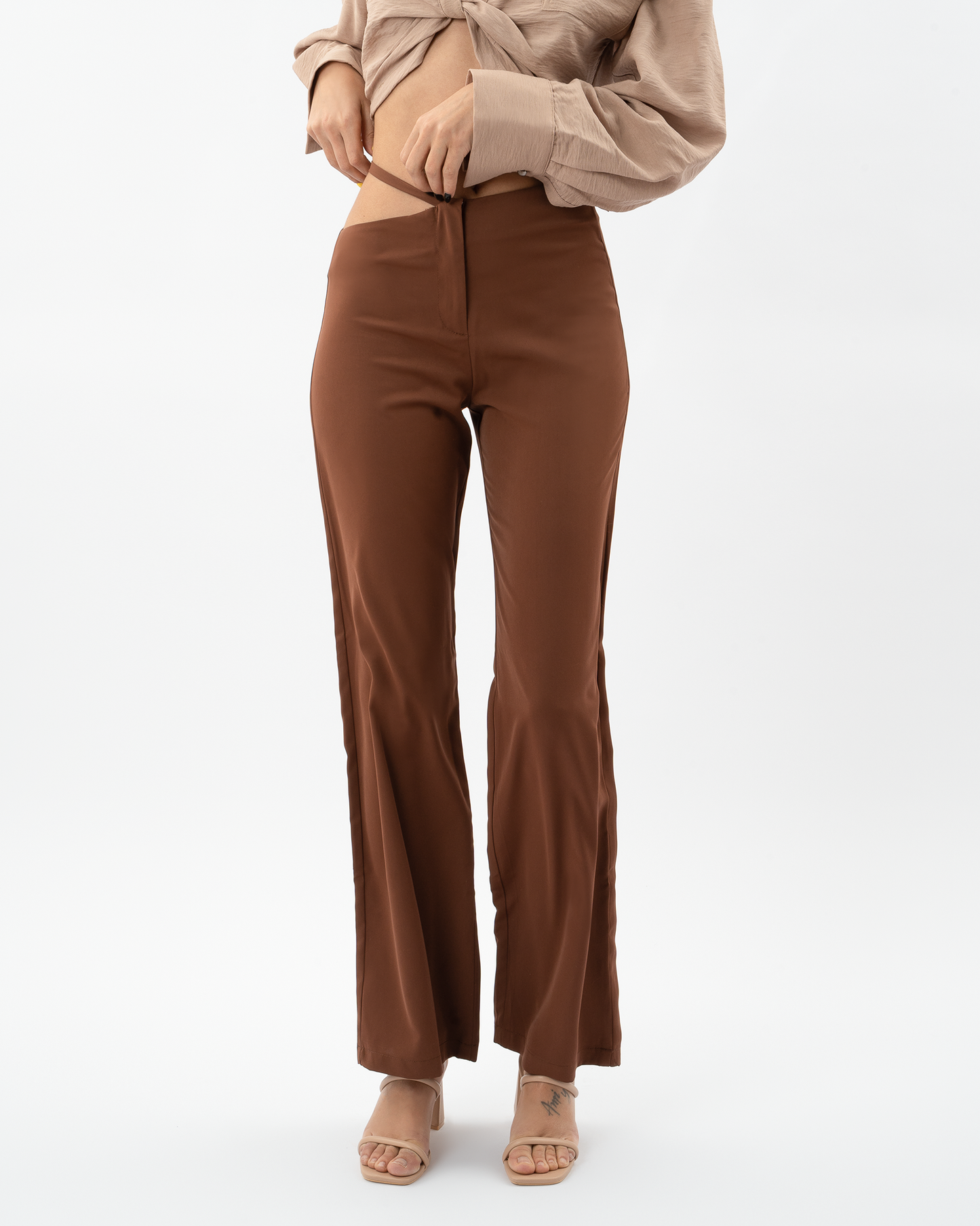 JARDIN DE VANITE παντελόνι με κόψιμο σε καφέ χρώμα