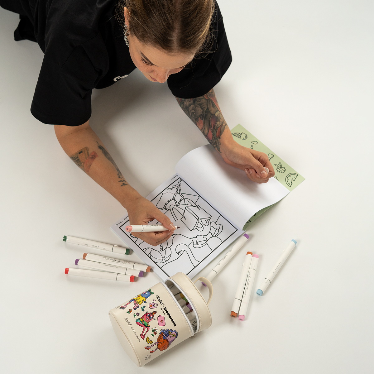 Pre-order: Ohuhu x Brotherakia alcohol marker set