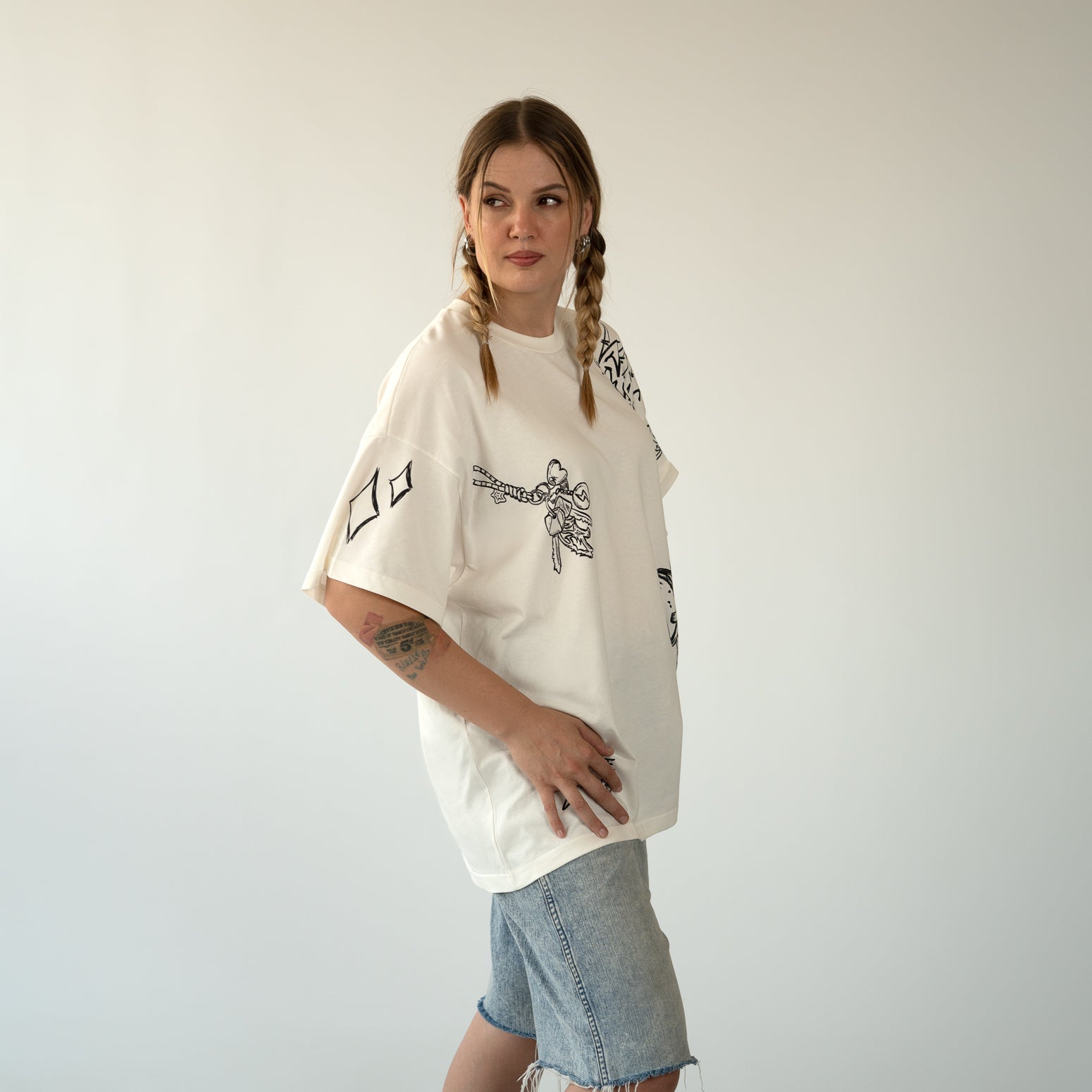 Doodle off-white t-shirt