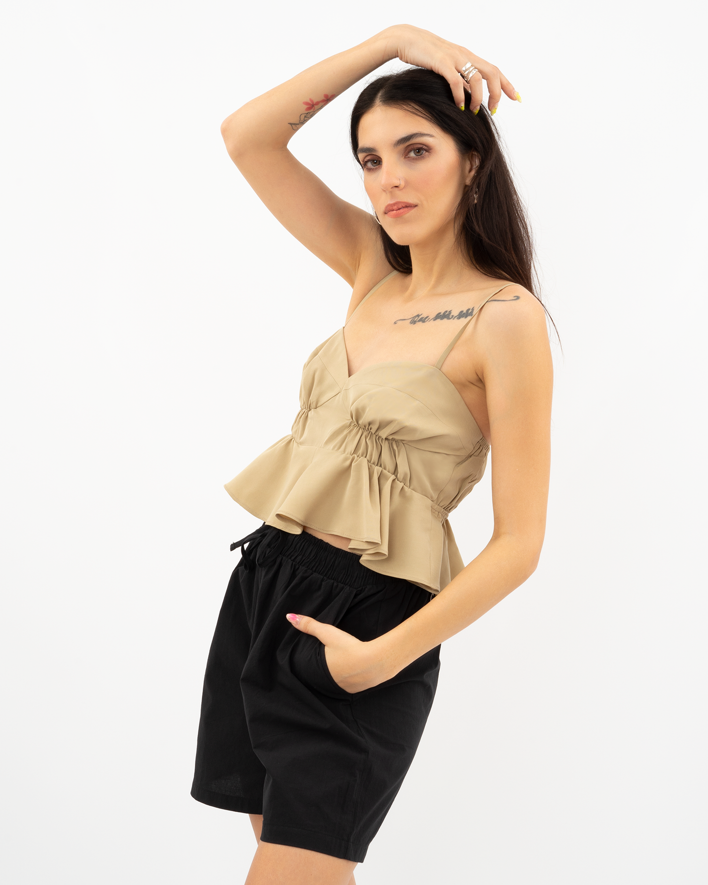 POPTOMETRY μπεζ μπλούζα 'Ruffle Top' με βολάν