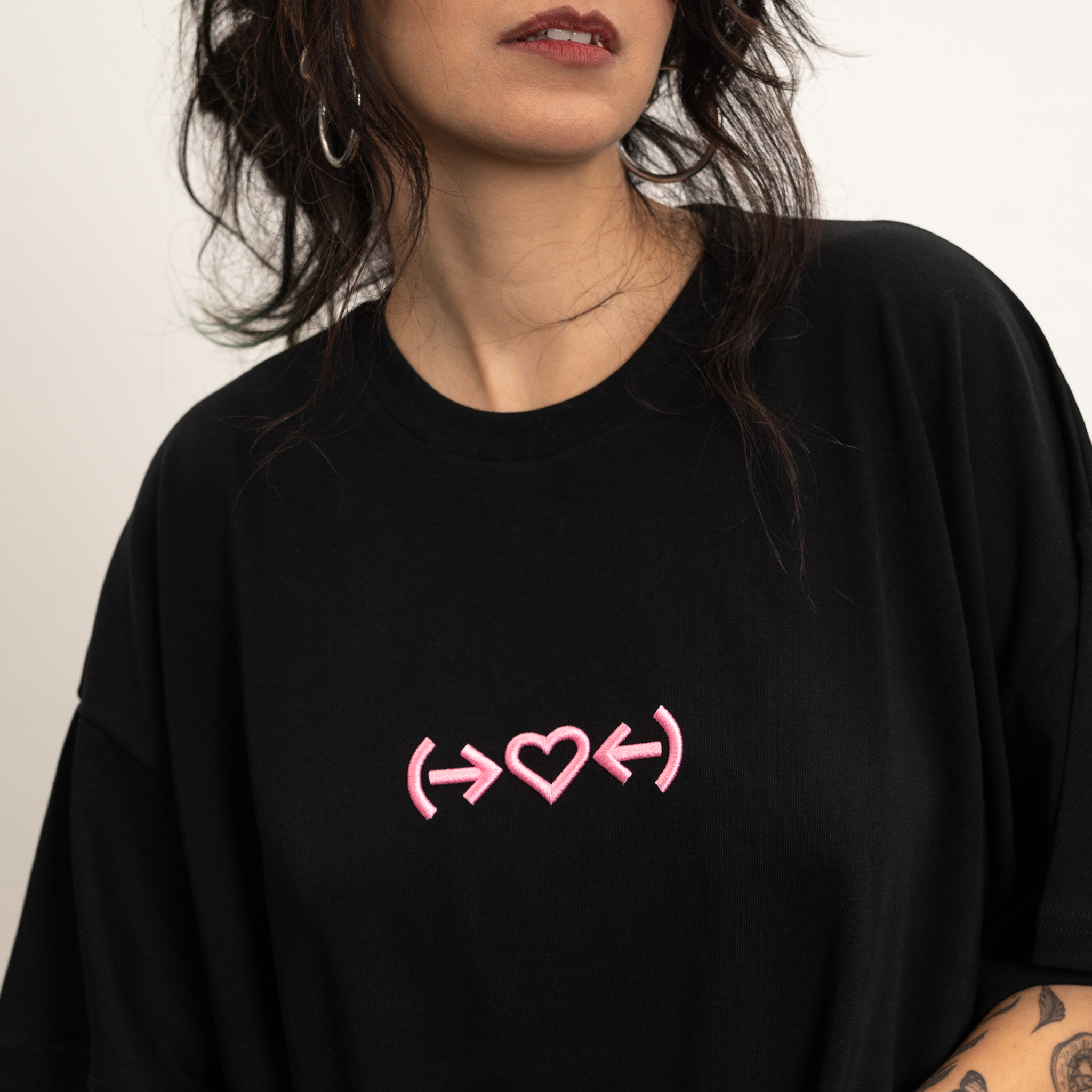 ->Heart<- black t-shirt