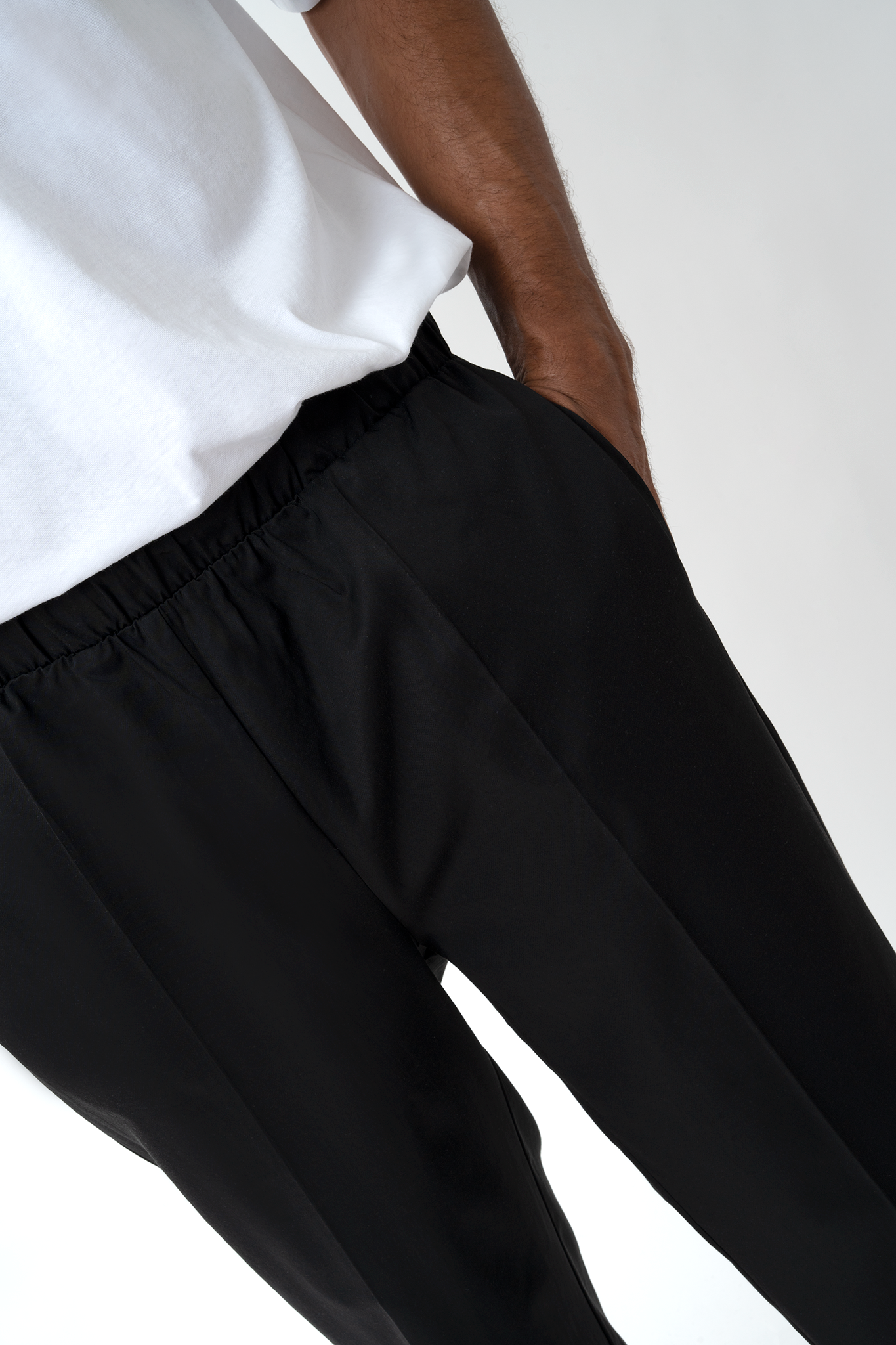 4TAILORS παντελόνι με λάστιχο σε μαύρο