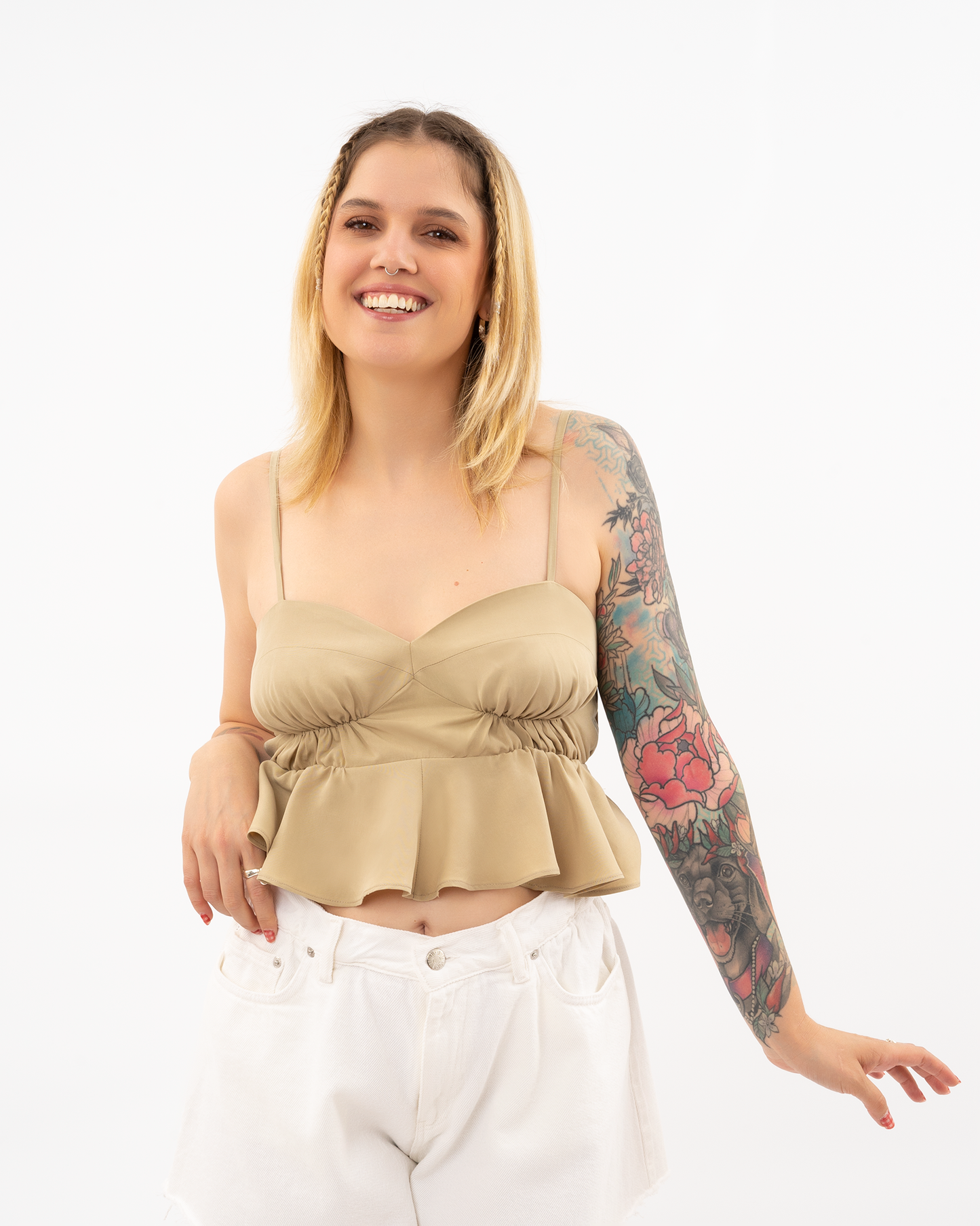 POPTOMETRY μπεζ μπλούζα 'Ruffle Top' με βολάν