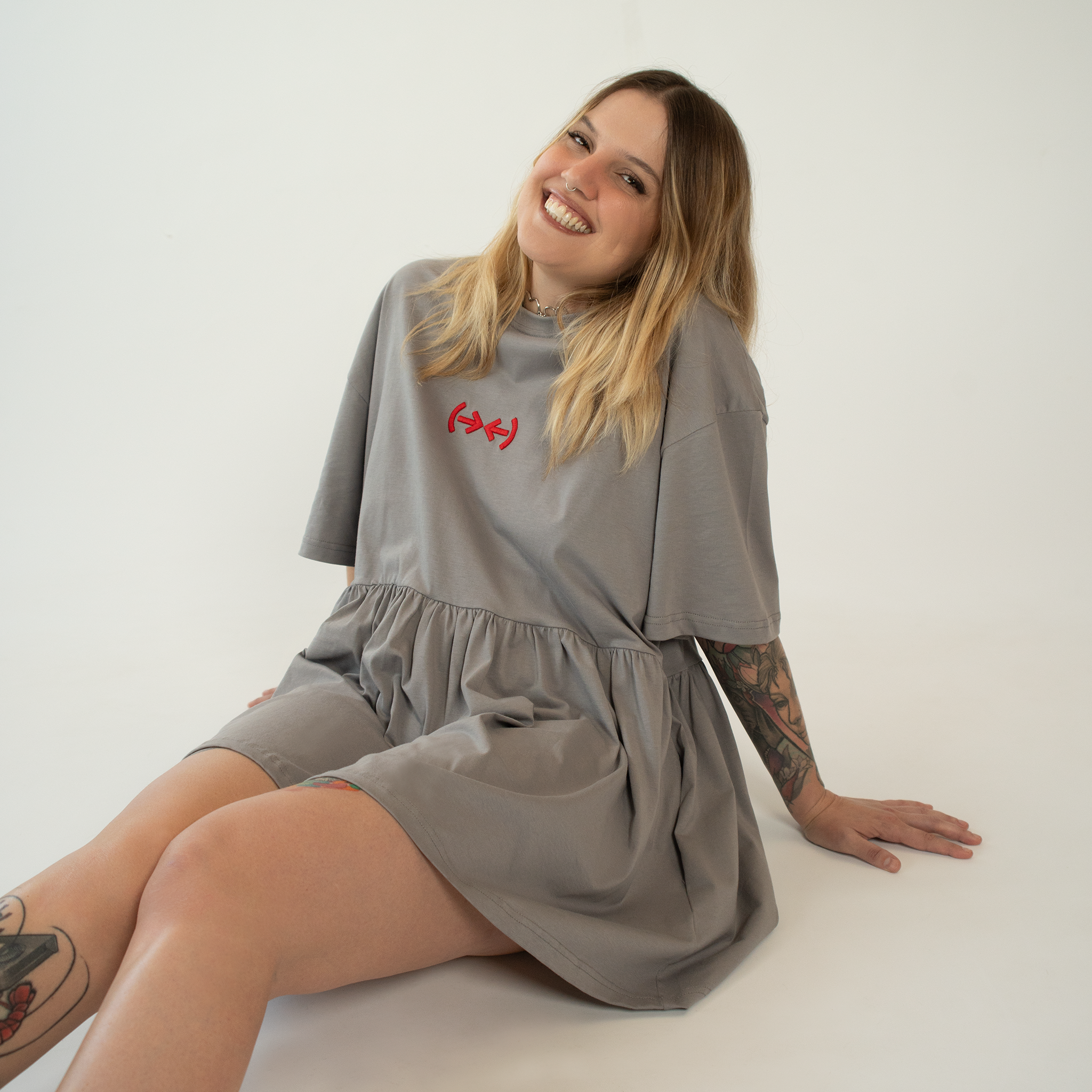 S(-><-)O gray mini dress